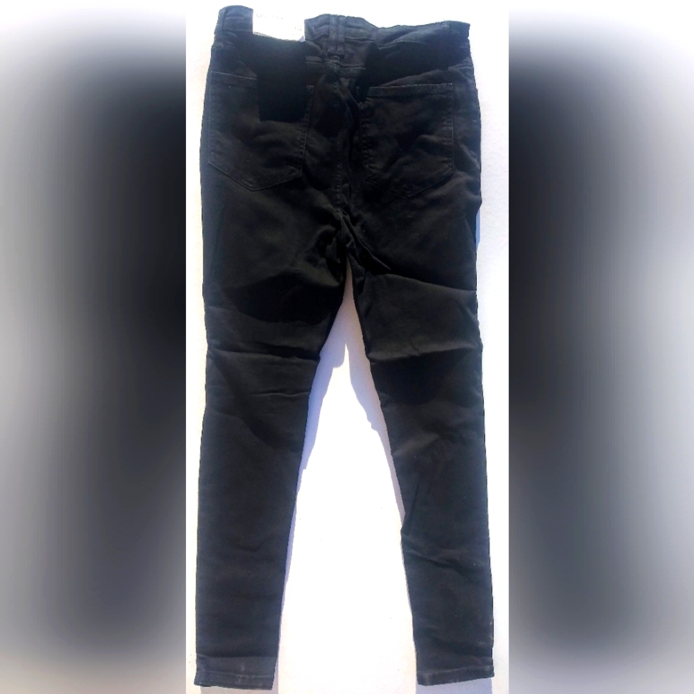 NWT On 34th st. Skinny Jean pants black 10